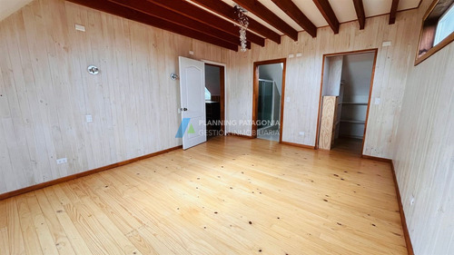 Casa En Venta De 4 Dorm. Con Vista Al Volcan En Frutillar