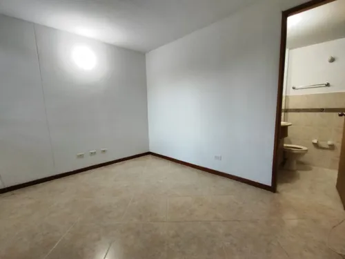 Apartamento En Arriendo En Castropol. Cod A16730