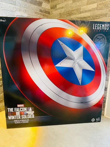 Marvel Legends Escudo Capitán América Tamaño Real