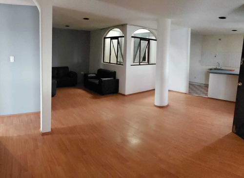 Imagen 3 de 12 de Venta De Departamento Cerca De Av. Nacional Y Las Torres