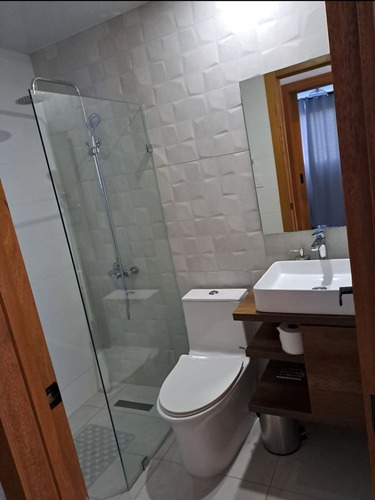 Imagen 5 de 22 de Se Alquila, Apartamento 2hab Amueblado Nueso A Estrenar C/area Social Y Piscina Rooftop Con Vistas Al Mar En La Esperilla