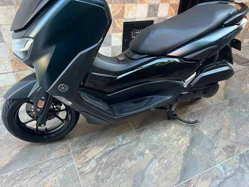 N-max Modelo 2023, 26 Mil Kilometros Color Verde Negro