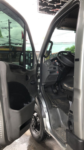 Imagem 11 de 15 de Iveco Daily 35s14 Chassi Cabine Turbo Intercooler 2013