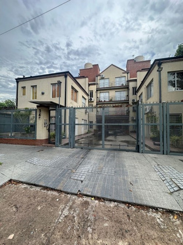 Impecable Departamento Disponible En El Centro De Monte Grande!! Italiani 340 Pb Depto C