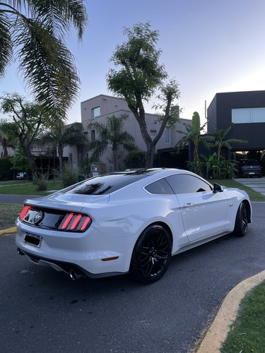 Ford Mustang 5.0 Gt 421cv