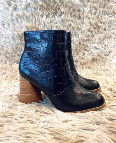 Bota Dama Cuero Croco Negro Taco Madera - Marí Madá