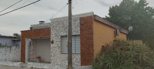 Se Vende Casa En La Ciudad De Canelones.