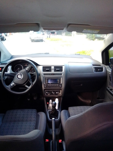 Imagen 13 de 14 de Volkswagen Suran 2016 Trendline