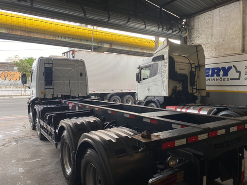 Imagem 4 de 18 de Caminhão Ford Cargo 2428 Bitruck 2011-2012 Leito Unico Dono