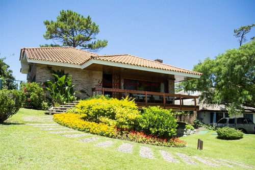 Casa En Venta En Playa Mansa, Punta Del Este, 4 Dormitorios- Ref: 19301