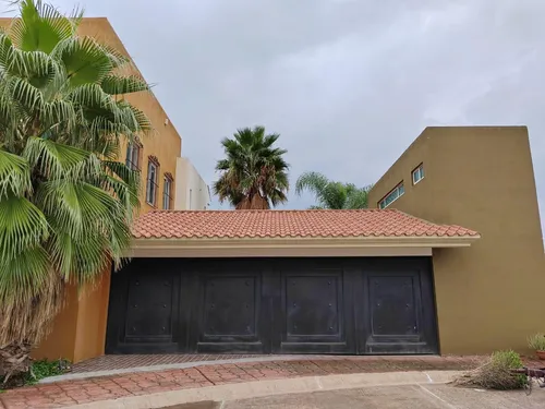 Casa En Venta En Frac. Hacienda Santa Fe, Leon, Gto. Justo Al Lado De La Universidad Iberoamericana