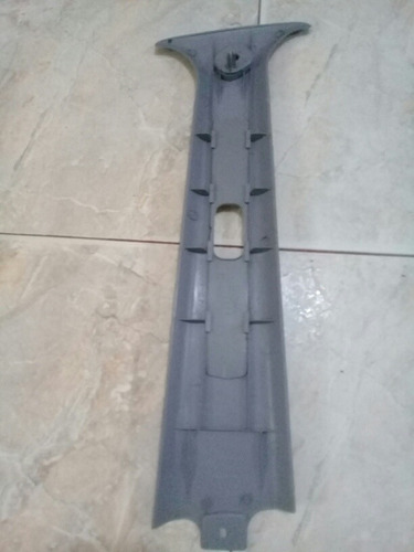 Paral Plastico Superior Cinturon  Suguridad Toyota Prado Lh