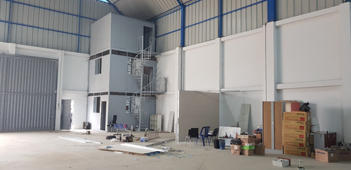 Imagen 4 de 15 de Alquiler De Local Industrial Para Almacén