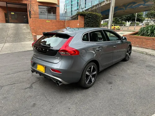 Volvo V40 2.0 T4 Drive-e R-design