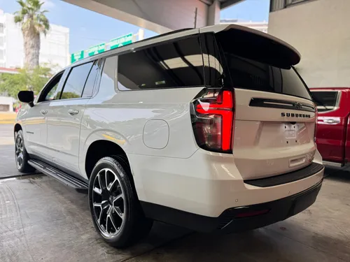 Chevrolet Suburban 5.3 Rst 4X4 At