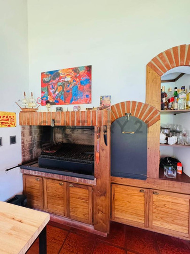 Casa De 5 Dormitorios En Excelente Zona De City Bell