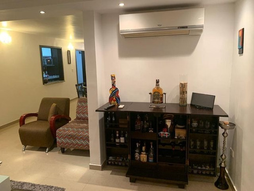 Imagen 9 de 14 de Colinas De La Tahona, Se Vende Apartamento. Cod. 21-8622