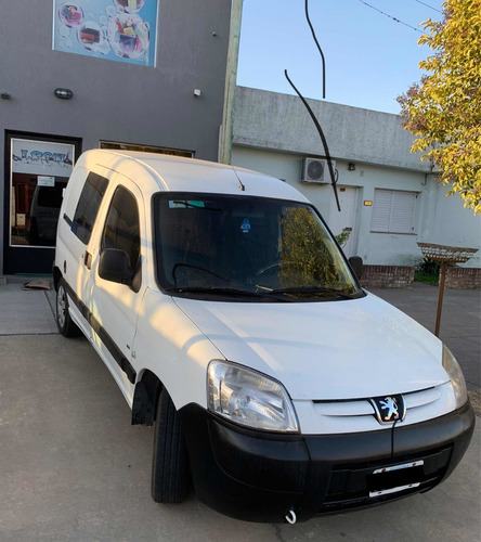 Imagen 4 de 12 de Peugeot Partner 2010 1.6 Hdi Furgon Confort