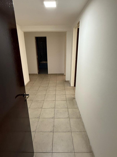 Oficina En Alqulier, Con Balcón Zona Centro