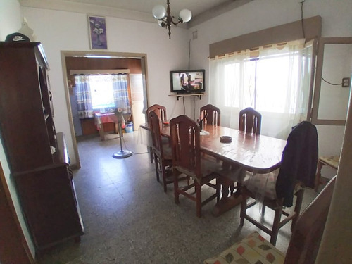 Casa 3 Ambientes Con Patio Y Terraza En Lanús Este