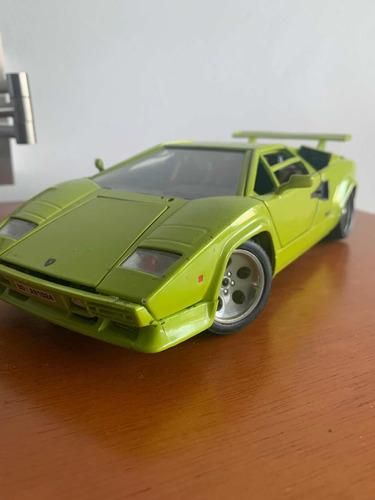 Lamborghini Countach Lp De Coleccion. Escala 1/18.