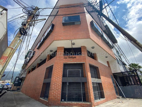 Leandro Manzano Edificio Comercial En Venta Catia Mls #24-17664 Mb 