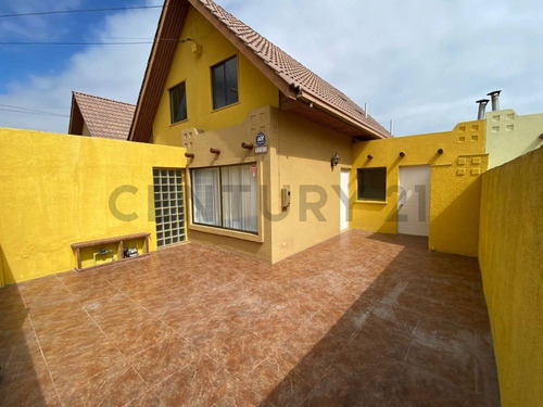 Vendo Casa En Pasaje Sector Avda. Juan Cisternas