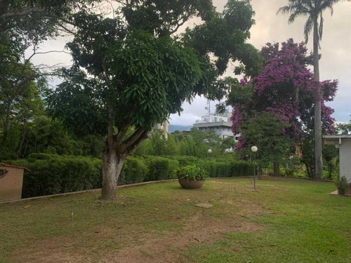 Imagen 14 de 19 de Vendo Casa 860m2 6h+s/5b+s/27p Cerro Verde 2626