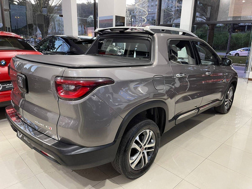 Imagem 5 de 10 de Fiat Toro 2.4 16v Multiair Flex Volcano At9