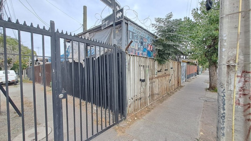 Casa En Venta Con Amplio Terreno En Comuna Del Bosque