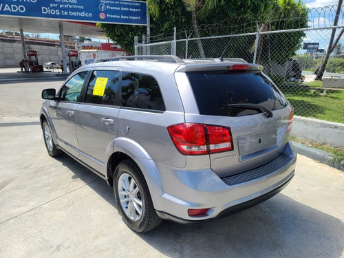 Imagen 4 de 15 de Dodge Journey Sxt