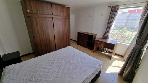 Casa Ejecutiva En Arriendo (84377)