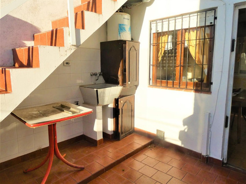 Imagen 20 de 30 de Galpón + 2 Departamentos + 2 Locales Sobre Lote De 600m2