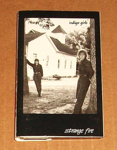 Indigo Girls Strange Fire Cassette Emily Saliers Amy Ray Rem (Usado)