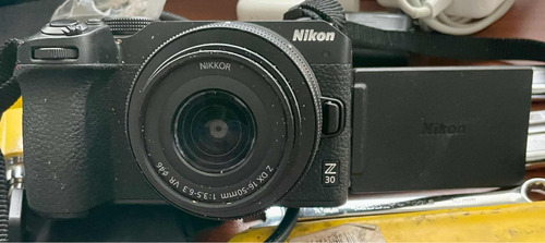 Camara Nikon Z30