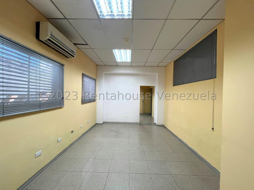 Ana Karina Molleja Alquila Casa Comercial Con Excelente Ubicación En La Zona Oeste Barquisimeto-lara/ Akm