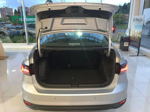 Volkswagen Virtus TRENDLINE AUTOMATICO