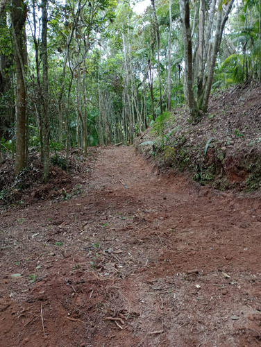 Terreno, Área Total: 3.100 M², Com Platô, 70% De Área Aproveitável, Próx Est Borba Gato, Bairro Itaquaciara, Itapecerica Da Serra-sp