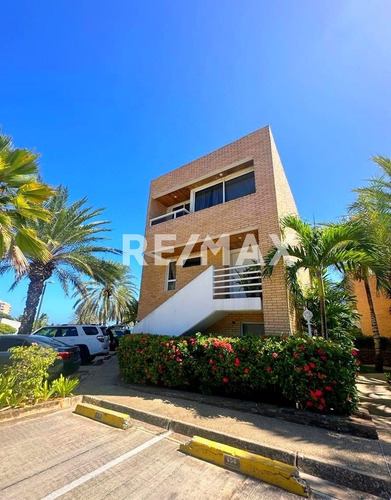 Apartamento  Amoblado Para Alquiler En La Isla De Margarita - Pampatar, Plaza Real - Cod. 0877