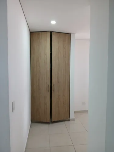 2 Habitación, Cocina Integral, Closet Estudio