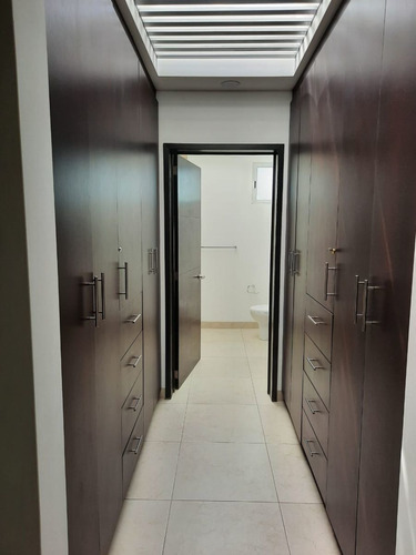 Imagen 8 de 18 de Casa En Renta/venta En Zibata!!!