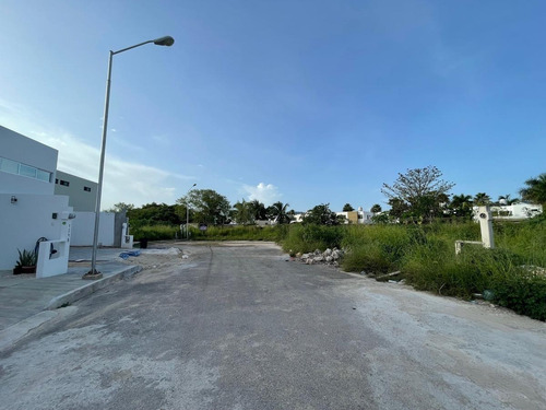Imagen 8 de 14 de Terreno En Cerrada A La Puerta De Conkal 844.91m2 - Pueblo Conkal