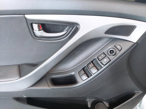 Imagem 9 de 15 de 144219 - Hyundai Elantra 2016 Com Garantia