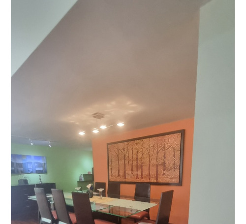 Se Vende Hermoso Ph Con Excelentes Acabados Remodelado En Lomas Del Sol Con Hermosa Terraza Piso Bajo Vista Epectacular. Jp