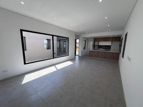 Casa En Venta San Sebastián Barrio Privado - 3 Dormitorios