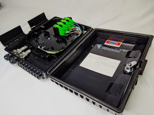 Imagen 2 de 3 de Nap Fibramerica Con Bandeja De Empalme Y Splitter 16 Sc/apc