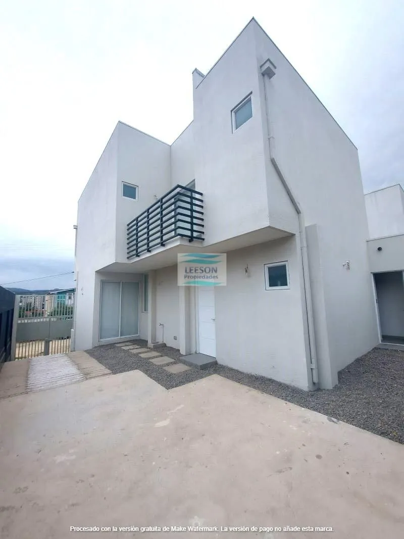 Imagen 1 de 17 de Quilpué- Centrico Sector-venta Casa 5d/4b