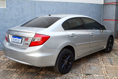 Imagem 8 de 15 de Civic Lxr 2.0 Flex Automático 2013/14 Com Central Multimídia