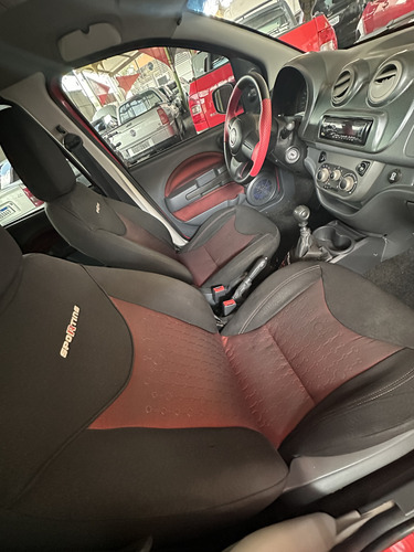 Fiat Uno 1.4 Sporting Flex 5p