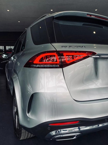 Imagen 5 de 13 de Mercedes Benz Gle 450 5p -suv 4*4 At Cuero 2023 - 0km Plata